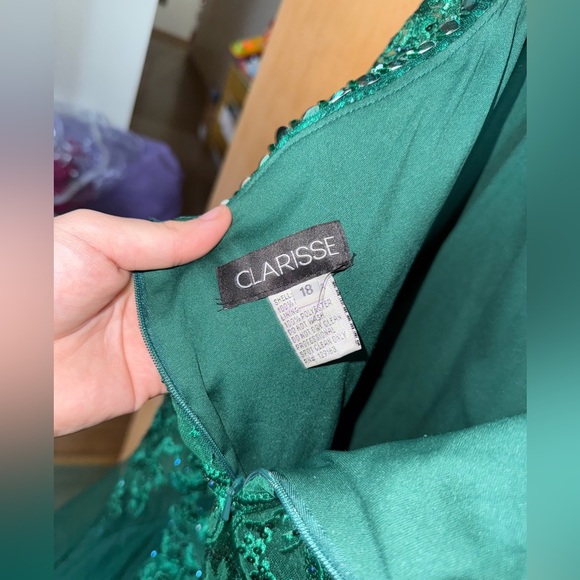 Emerald green formal dress mermaid style - Picture 5 of 7